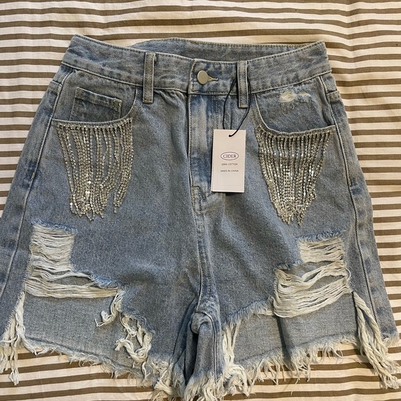 Brand New Denim Shorts W Rhinestone Detail Sz 6-8 - Picture 2 of 3